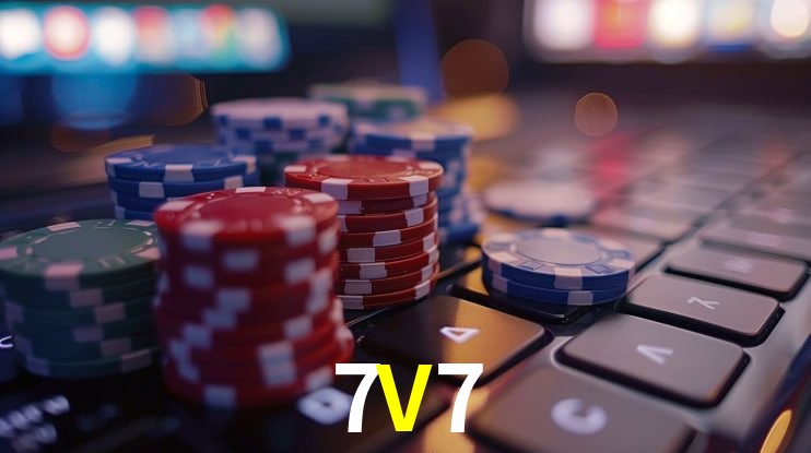 Escena dinámica inspirada en casino con iluminación 7V7, cartas, fichas e íconos de juegos digitales en un espacio moderno de juegos.